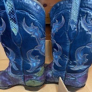CowGirl Boots size 8 M